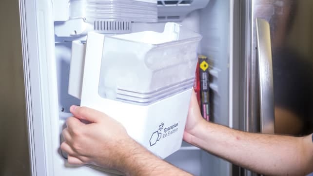 cleaning a ice maker